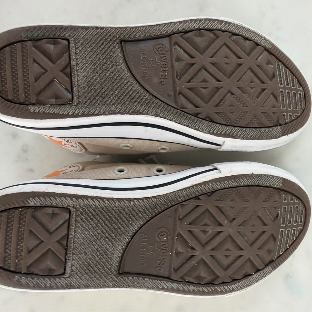 Converse Kids Sneakers - Beige and black - Size 13 (Little Kid) - Picture 8 of 8